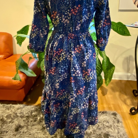 MIDI timeless floral Gap dress with details. - Picture 2 of 6